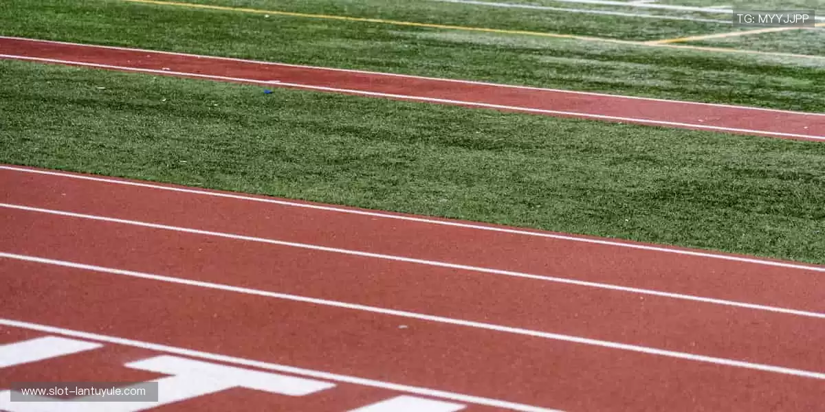 从训练场到直播间，我们与你同在！🏟️📱